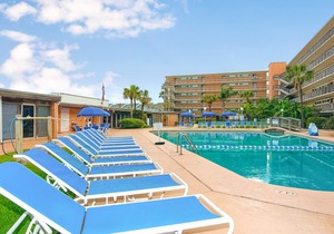 Gulfstream Condos | Front-Row Gulf Views, Beachfront Balcony | Pool, Hot Tub