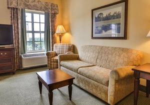 Hampton Inn & Suites Savannah Historic District 1 King Bed Studio Suite