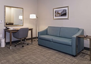Hampton Inn and Suites Minneapolis University Area, MN