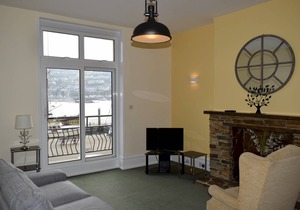 Harbourside 1 - Two Bedroom Apartment, Sleeps 5