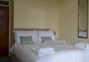 Harbourside 1 - Two Bedroom Apartment, Sleeps 5