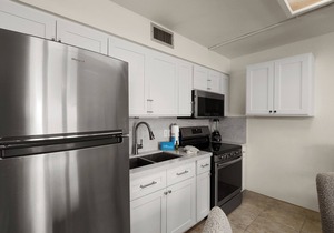 Hear the Waves from Beachfront Florence I #402! Dog-Friendly!