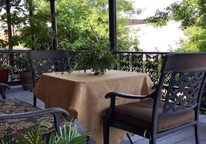 HEART OF DOWNTOWN Palafox Place Sleeps 6, Perfect for small events