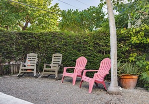 Heated Pool, Epic Location - Honeybun Hideaway