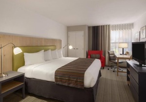 Hidden Gem In Arizona! Modern Queen Bed, Pool, Fitness Center, Parking