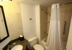 Hidden Gem In Arizona! Modern Queen Bed, Pool, Fitness Center, Parking