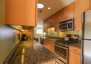 Highland Sage: Downtown Oasis, Private Fenced Yard and Relaxing Patio