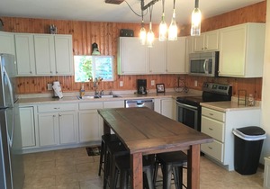 Hillside Cottage in Beautiful Downtown Hermann