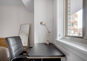 Hip Ballston 1BR w/Pool, W/D & Gym, walk to Bars & Metro, by Blueground