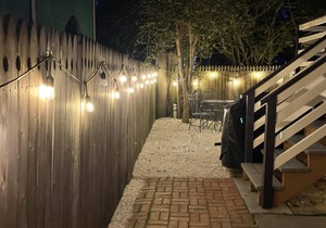 Historic 1890 Victorian 2nd Floor Apartment a block from beach!