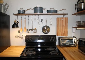 Historic Avondale private guest suite in quiet neighborhood, walk to Boone Park