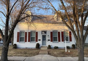 Historic District Inn 4 Bed/3 Bath in the heart of downtown Hermann!