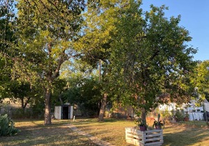 *Historic Downtown* 1 Mile From It All!