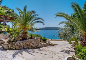 Holiday apartment with sea view