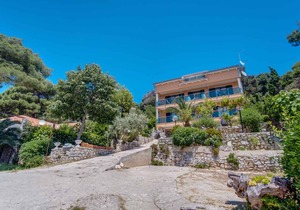 Holiday apartment with sea view