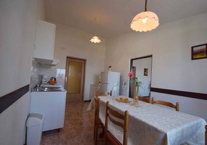 Holiday apartment with air conditioning, Internet and sea view