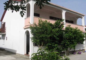 Holiday apartment with terrace