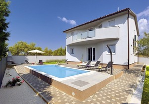 Holiday house Vodnjan for 8 persons with 4 bedrooms - Holiday house