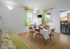 Holiday house with private pool No.7 in holiday park Jelovci