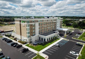 Holiday Inn Hotel & Suites Farmington Hills - Detroit NW, an IHG Hotel