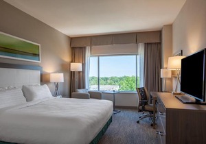 Holiday Inn Cleveland Clinic, An IHG Hotel