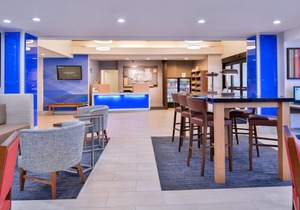 Holiday Inn Express & Suites Selma