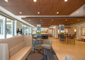 Holiday Inn Express & Suites Pittsburgh North Shore