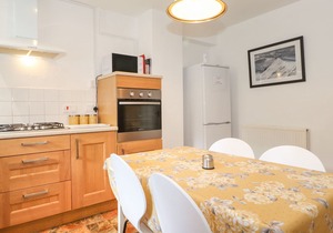 HOLLY COTTAGE, pet friendly in Keswick