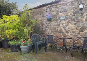 HOLLY COTTAGE, pet friendly in Keswick