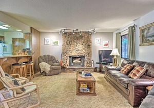 Home w/Serene Deck in Twain Harte!