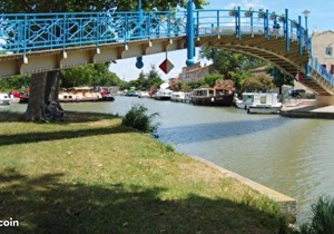 Homerez - House for 6 ppl. with shared pool, garden and terrace at Homps