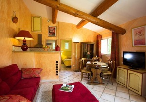 Homerez last minute deal - Amazing apartment with shared pool