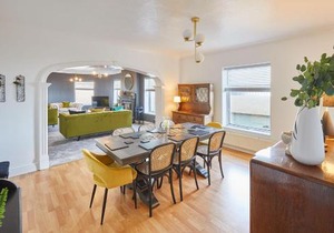 Host & Stay - Regency Mansions Apartment