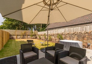 -HOT TUB- Entire Penthouse, 3 bed, East Lothian luxury apartment w/Gdn & Hot Tub