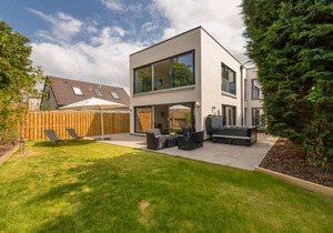 *HOT TUB* Entire 3 bed, East Lothian luxury apartment w/garden+hot tub. Sleeps 6