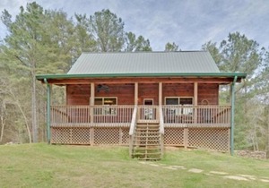 Hot tub,minutes to Ocoee river whitewater rafting and hiking, pool table, Pet Friendly, fire pit