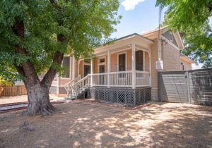 House ∙ 2 bedrooms ∙ 11 guests