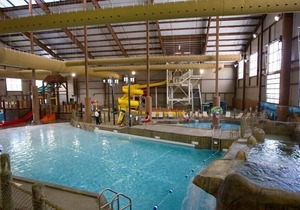 Huge Suite + Balcony | Pool, Hot Tub, Gym | On-Site Waterpark & Spa