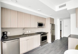 Ideal Belltown Studio w/Parking & Pet Area, easy commute, by Blueground