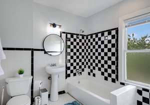 🏆IDEAL LOCATION🍷Riverwalk🌃Downtown🥘Pearl👑KING Bed