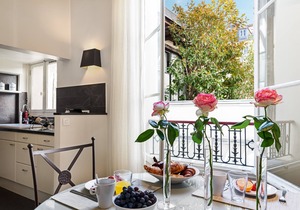 Ile Saint Louis Gorgeous Two Bedroom