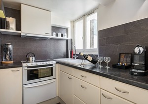 Ile Saint Louis Gorgeous Two Bedroom