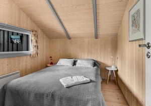 In the naturally beautiful area of Udsholt Strand lies this beautiful luxury holiday home.