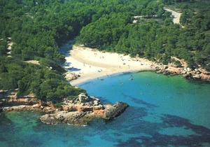 Independent villa for 8 people, private pool, 1600m from the beach