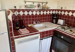 Individual house. Exceptional sea view, swimming pool, beach 400 m'away.