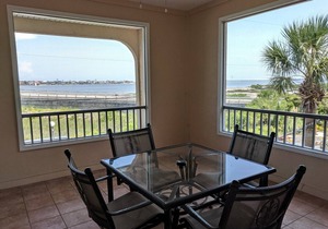 Inn at Camachee Harbor Deluxe Suite 25 Full Kitchen