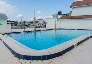 Inn at Camachee Harbor Deluxe Suite 25 Full Kitchen