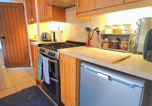 Inviting 2-Bed Cottage in Windsor