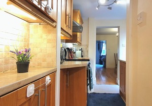 Inviting 2-Bed Cottage in Windsor