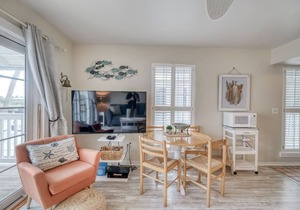 Island Breezes at Island Place 202!